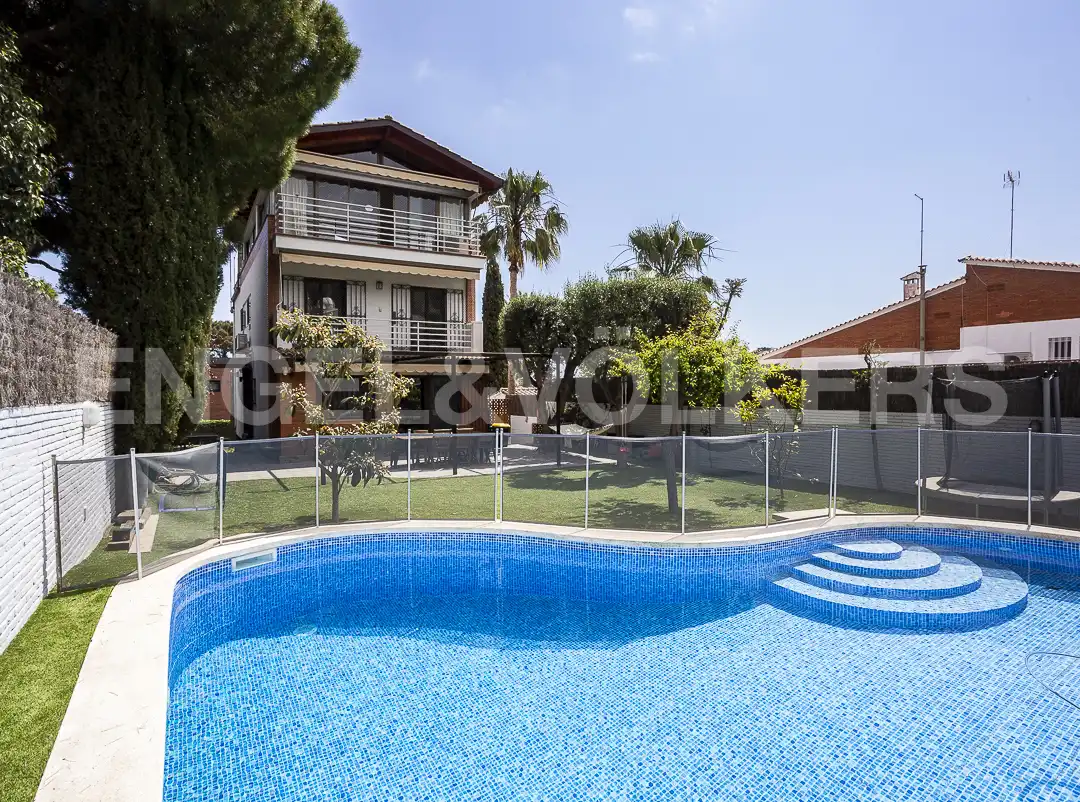 Piscina de Casa o xalet de lloguer en Castelldefels amb Aire condicionat, Calefacció i Terrassa