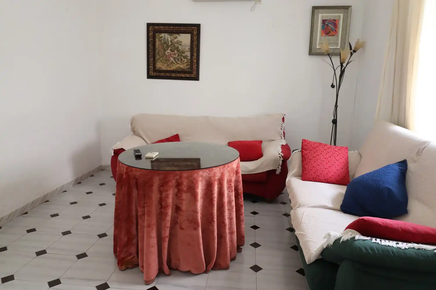 Sala d'estar de Casa o xalet en venda en Íllora amb Jardí privat i Moblat