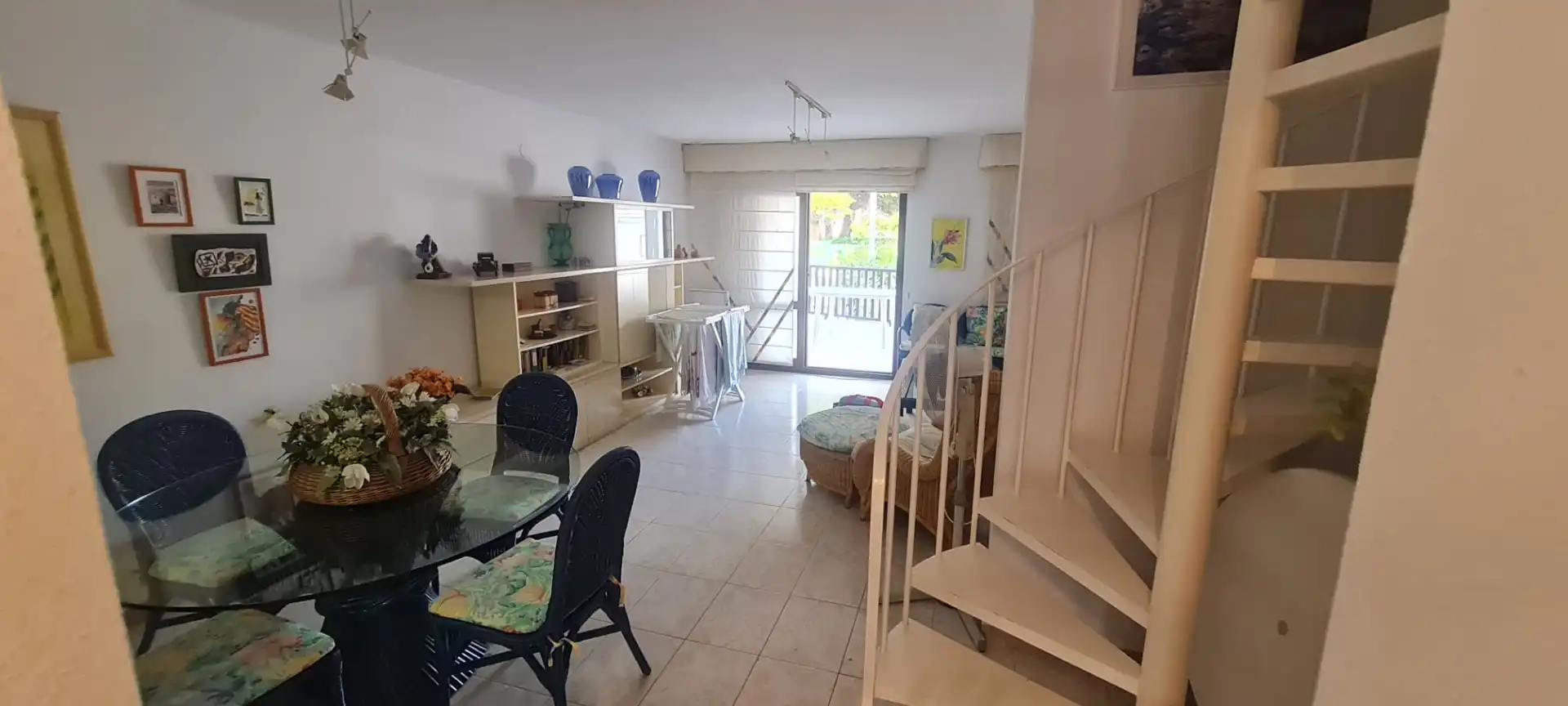 Einfamilien-Reihenhaus zum Verkauf in Alcalà de Xivert mit Klimaanlage, Terrasse und Möbliert