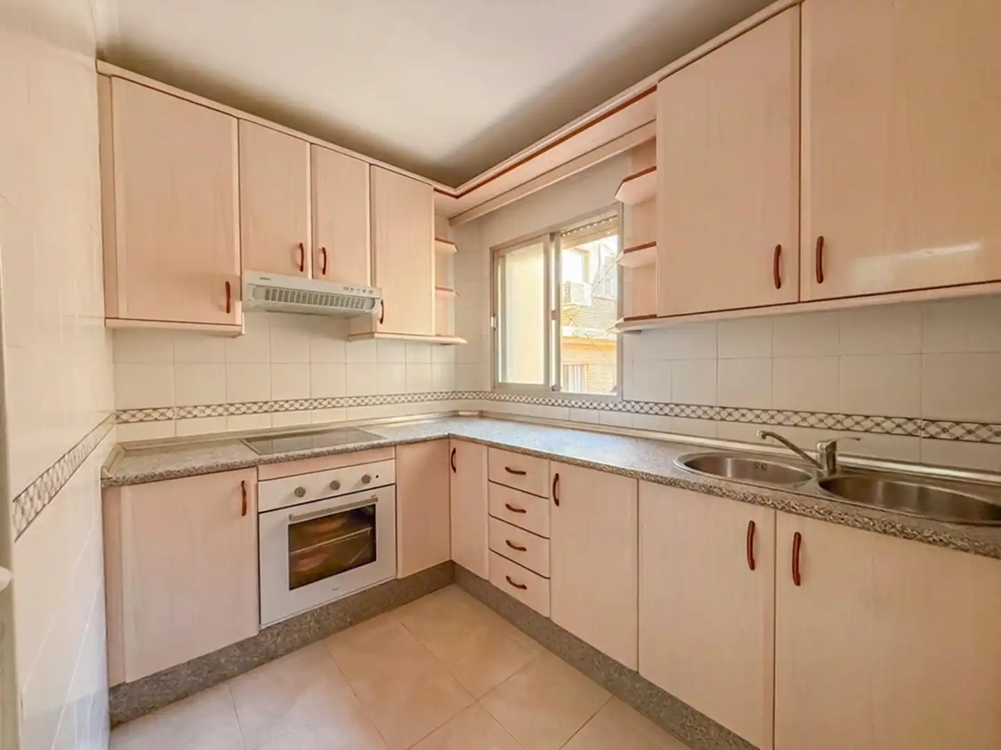 Cocina de Piso en venta en Estepona con Terraza y Balcón