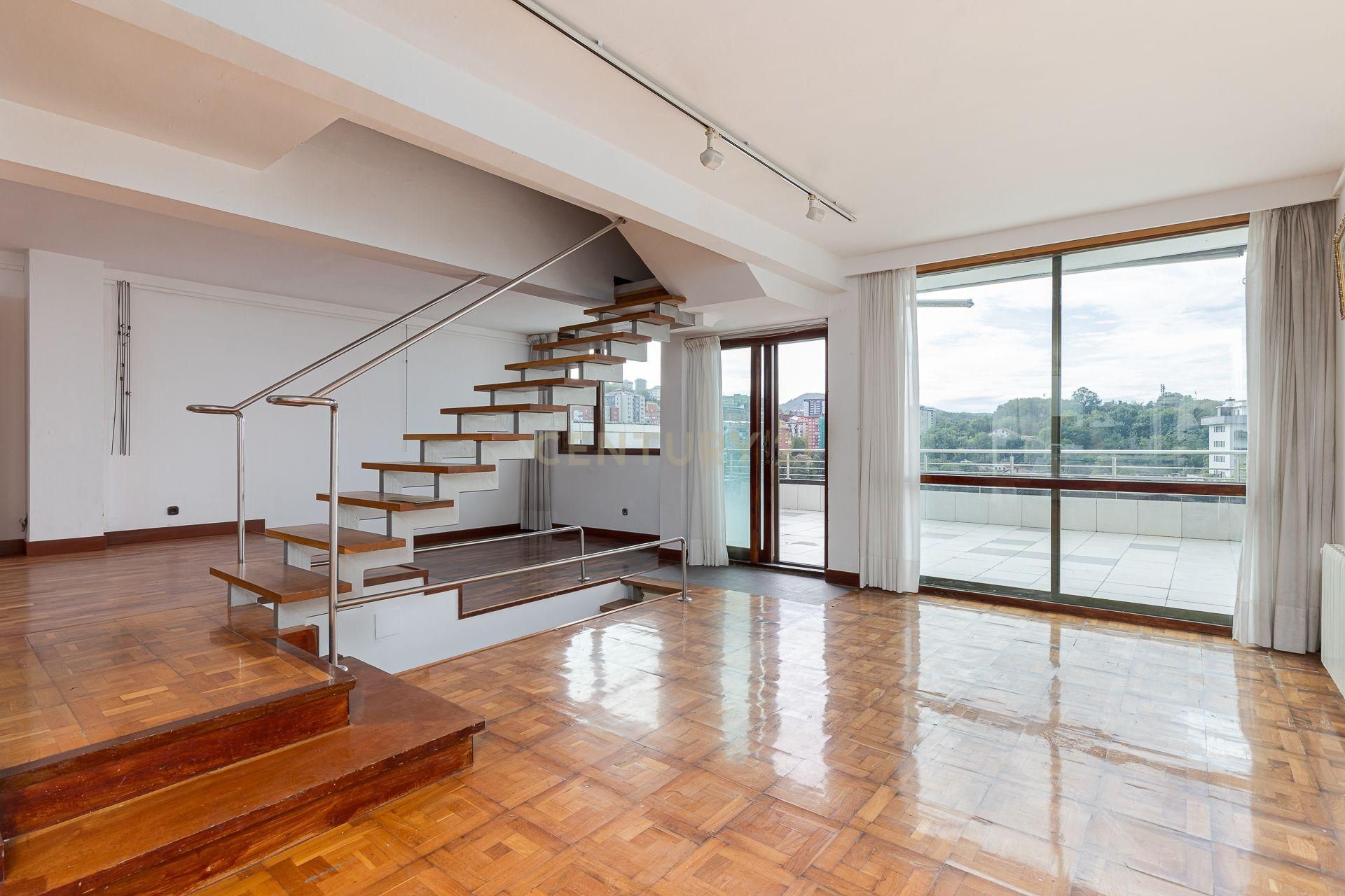 Living room of Single-family semi-detached for sale in Donostia - San Sebastián   with Private garden, Storage room and Swimming Pool