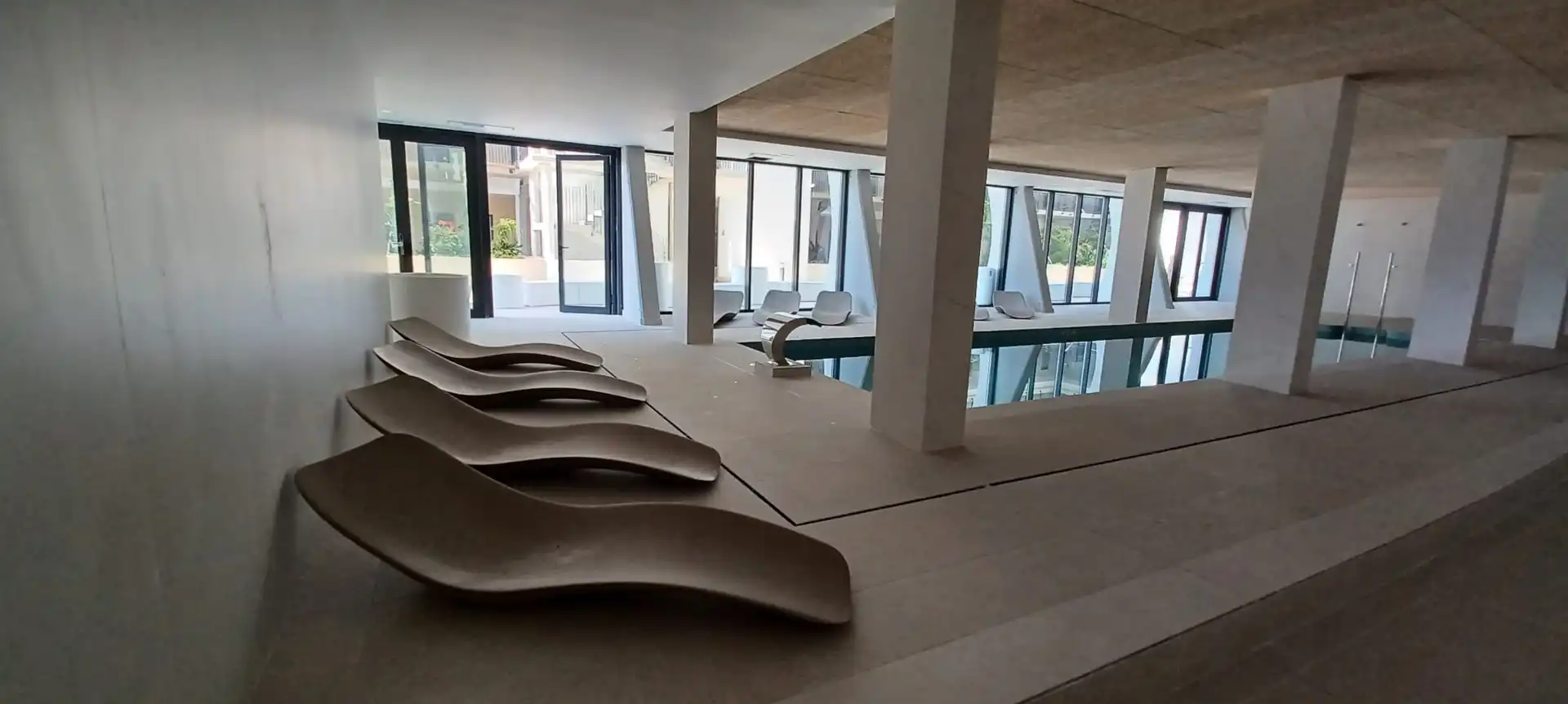 Piscina de Apartamento en venta en L'Alfàs del Pi con Aire acondicionado, Calefacción y Jardín privado