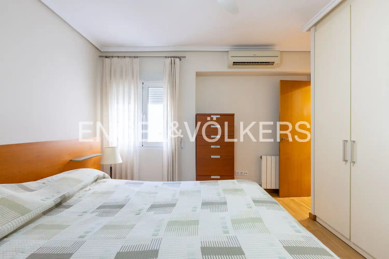 Habitación de Piso en venta en Valencia con Aire acondicionado, Calefacción y Balcón