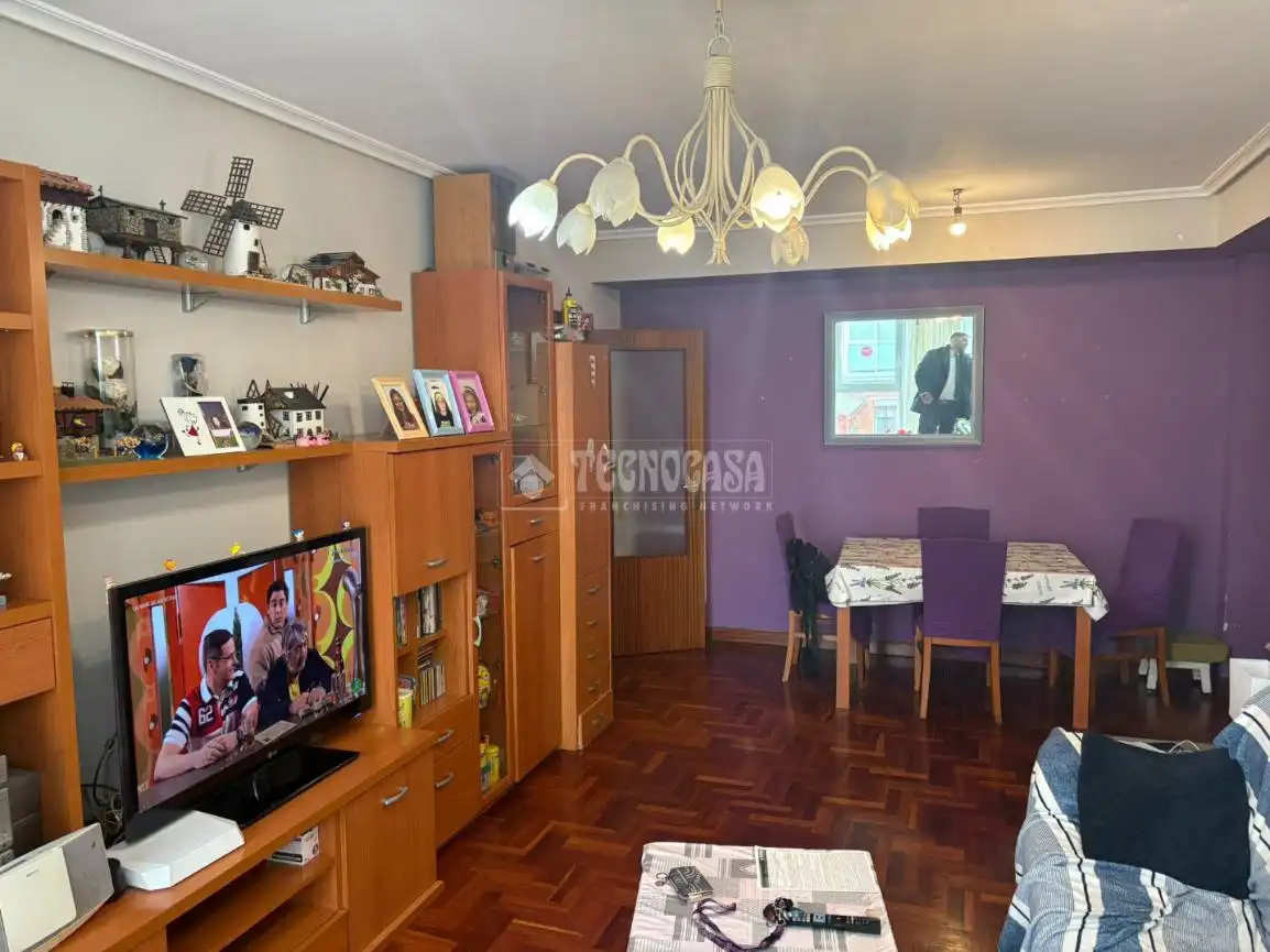 Sala d'estar de Pis en venda en Bilbao  amb Calefacció i Traster