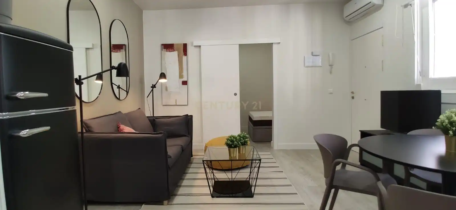 Sala de estar de Apartamento de alquiler en Madrid con Aire acondicionado, Horno y Lavadora