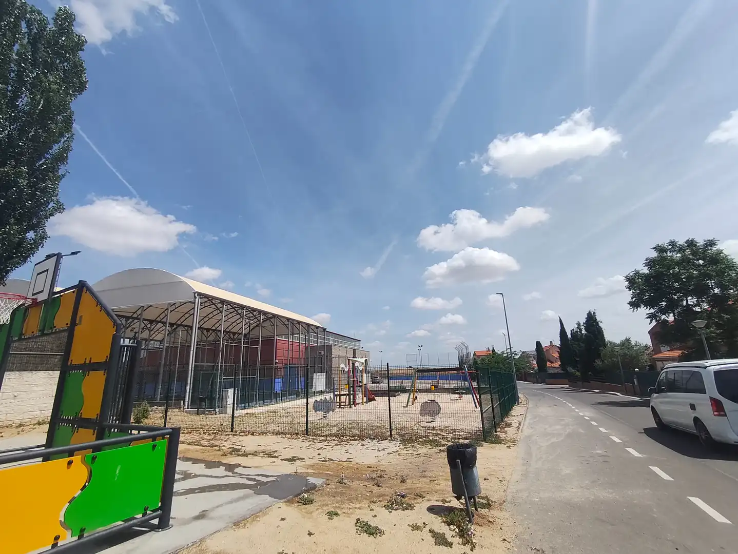 Vista exterior de Casa o xalet en venda en Las Ventas de Retamosa amb Aire condicionat, Calefacció i Jardí privat