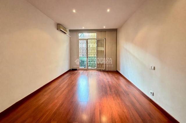 Piso en Venta en Carrer de Premià en Sants