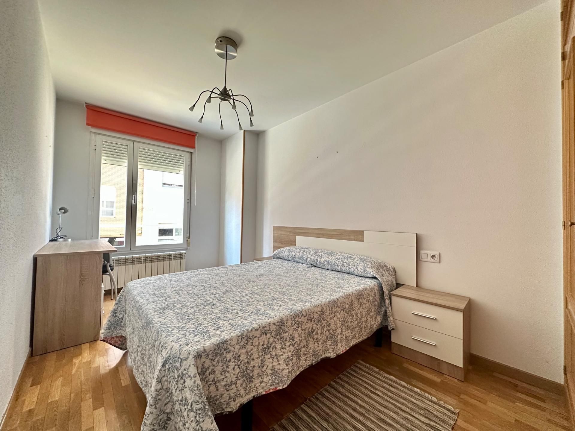 Bedroom of Flat to rent in Ponferrada  with Heating