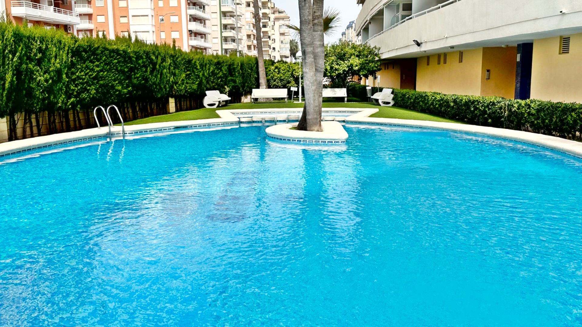 Swimming pool of Apartment to rent in Gandia  with Air Conditioner, Heating and Terrace