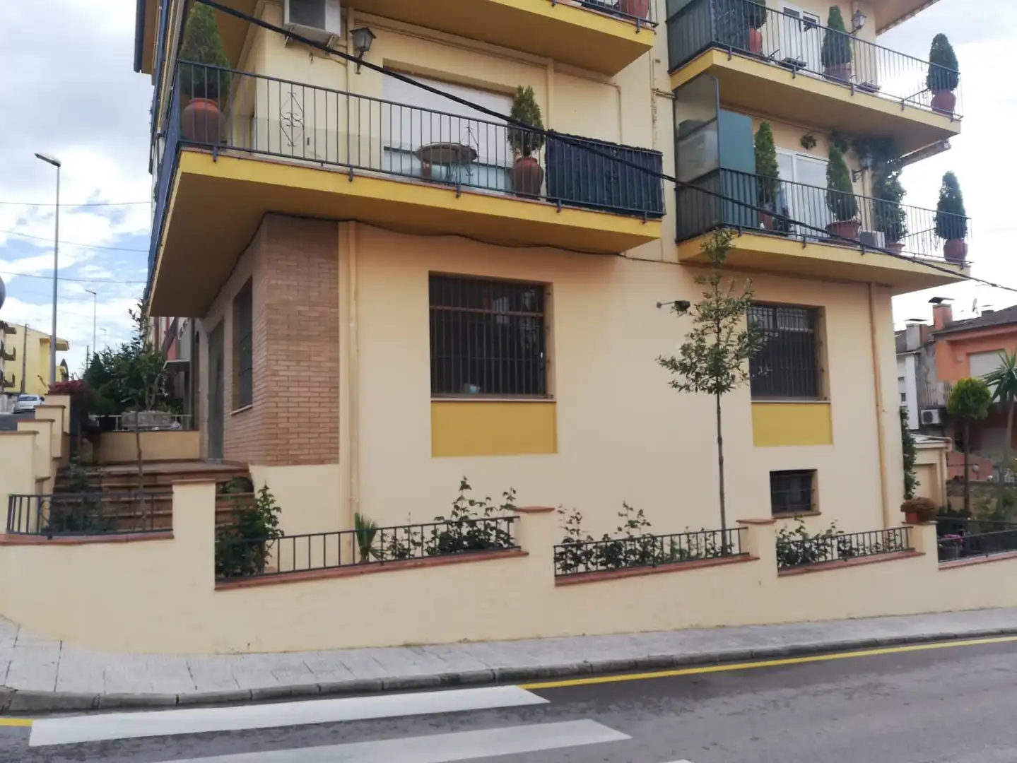Local comercial en venta en La Bisbal d'Empordà, imagen 2