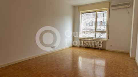 Foto 3 von Wohnung zur Miete in Hispanoamérica - Bernabéu,  Madrid Capital