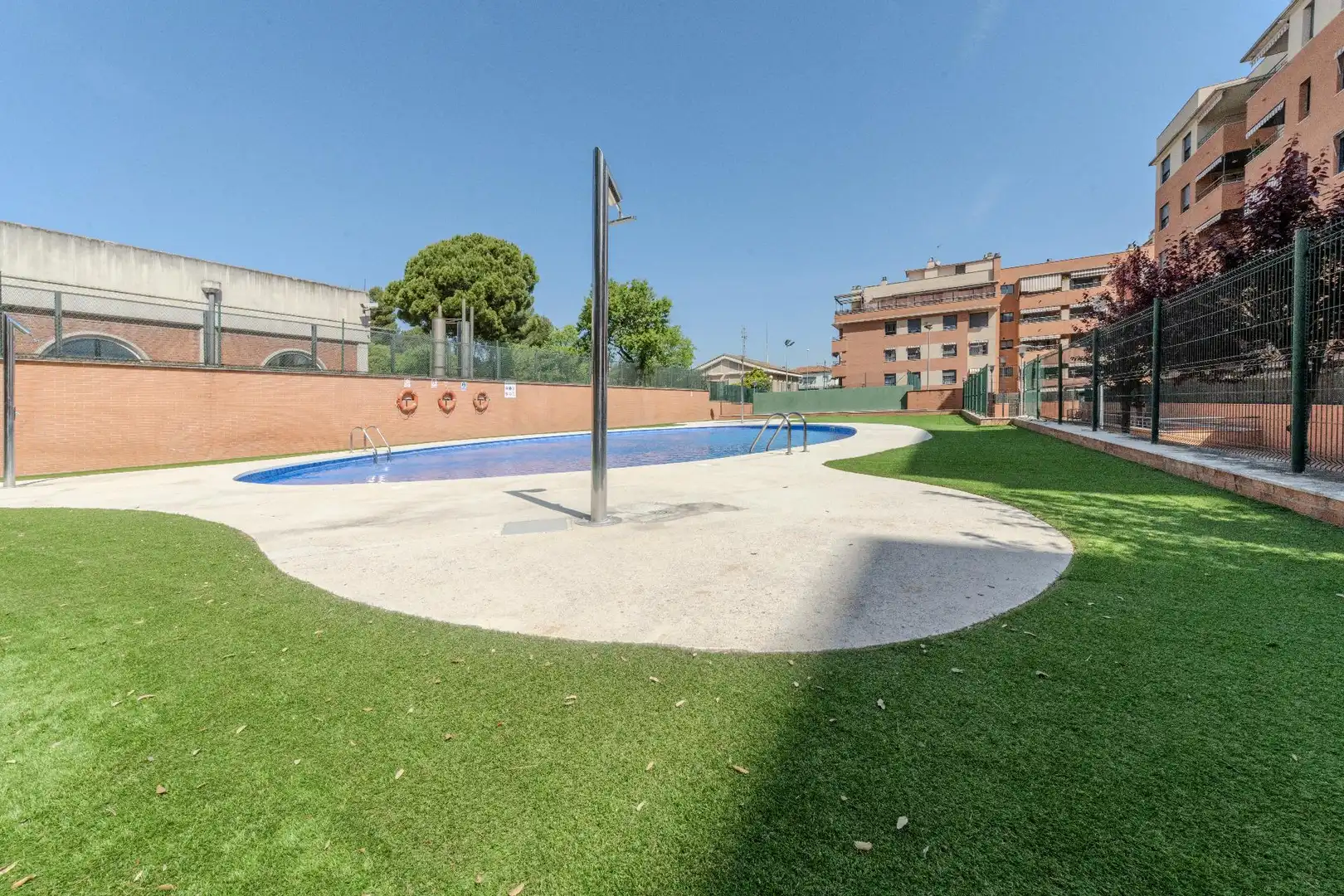 Piscina de Planta baja en venta en Sabadell con Aire acondicionado, Calefacción y Jardín privado