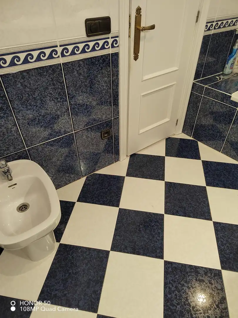 Bany de Casa adosada en venda en Cardeñajimeno amb Calefacció, Parquet i Traster