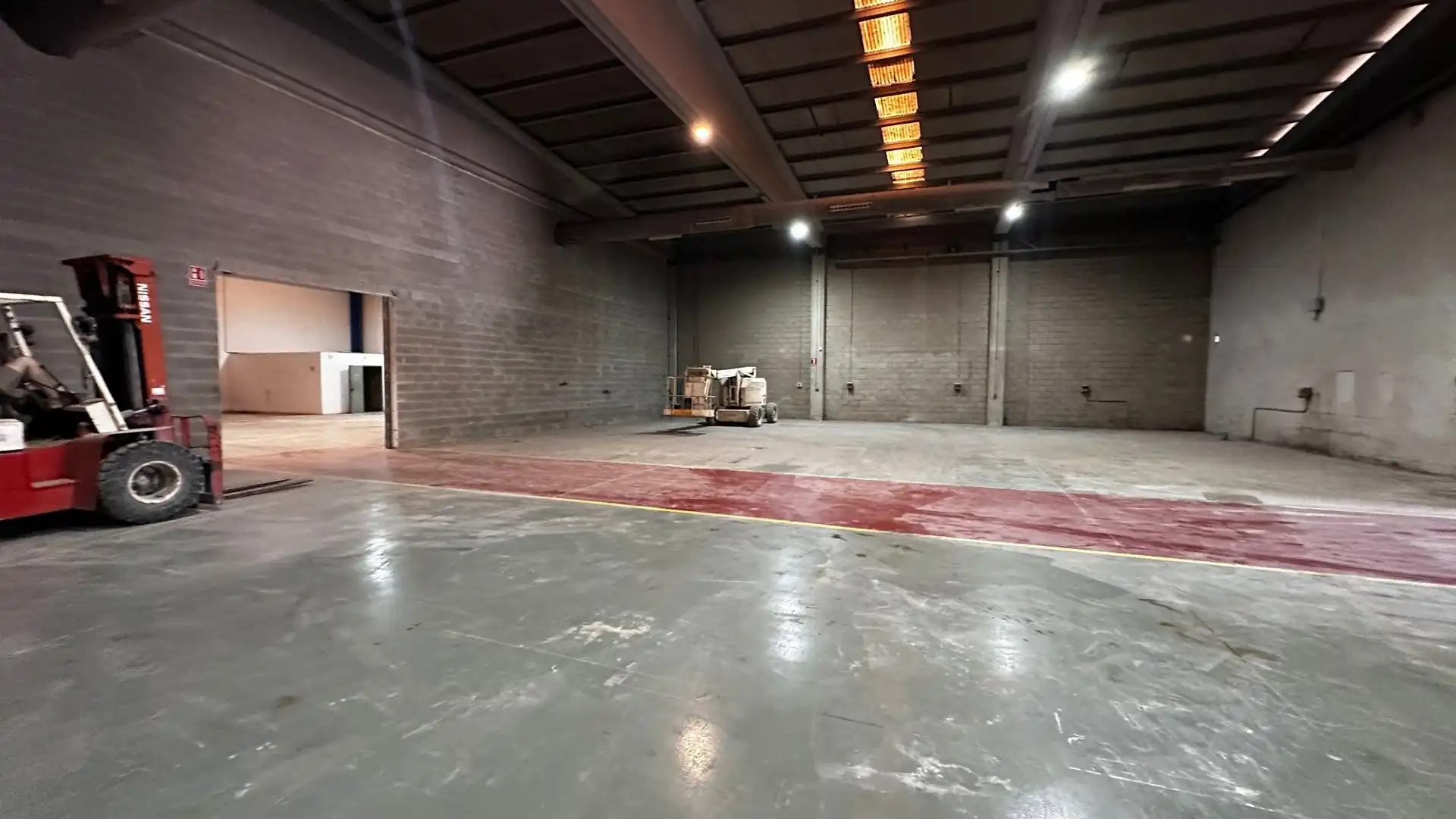 Nave industrial en venta en Riudellots de la Selva