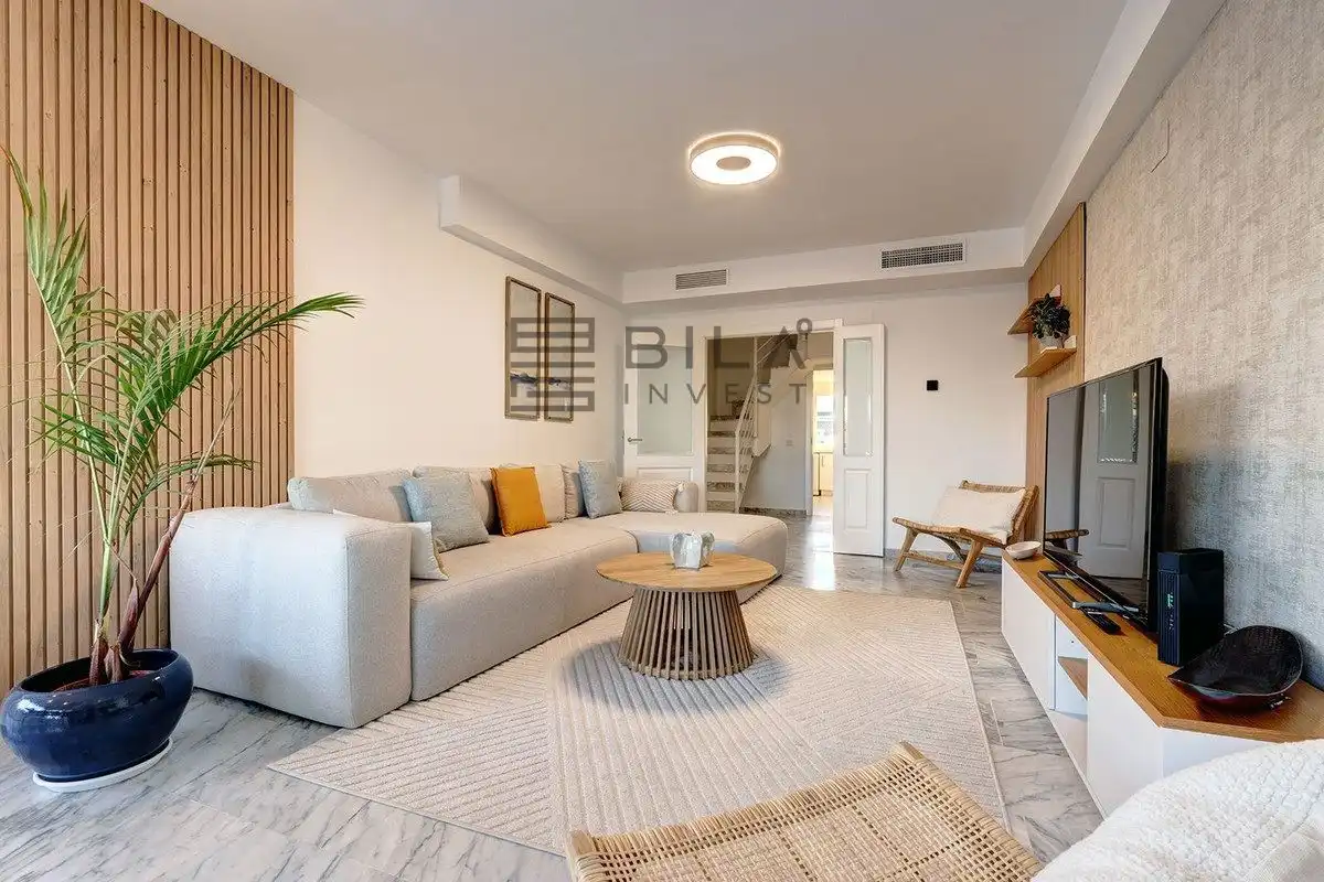 Living room of Attic for sale in Marbella  with Air Conditioner, Terrace and Swimming Pool