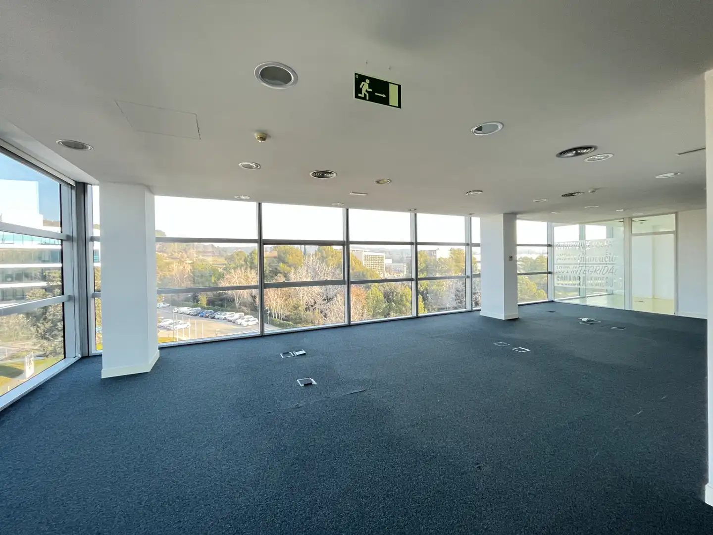 Büro zur Miete in Sant Cugat del Vallès mit Klimaanlage und Heizung