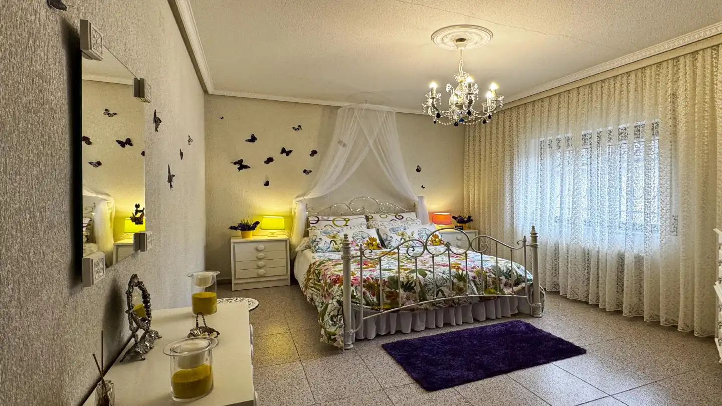 Dormitori de Casa o xalet en venda en Galindo y Perahuy