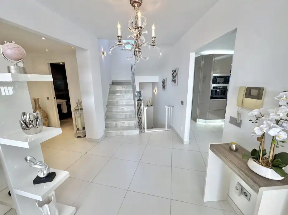 Chalet con piscina en venta en Calle Huelva de Calahonda 3820, imagen 26