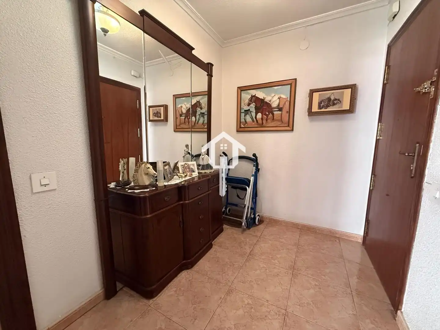Vista exterior de Piso en venta en Alicante / Alacant con Aire acondicionado, Amueblado y Balcón