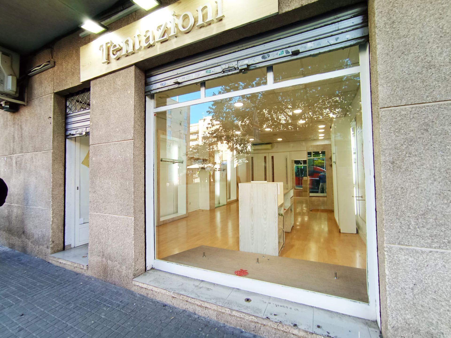 Premises for rent in Terrassa  with Air Conditioner