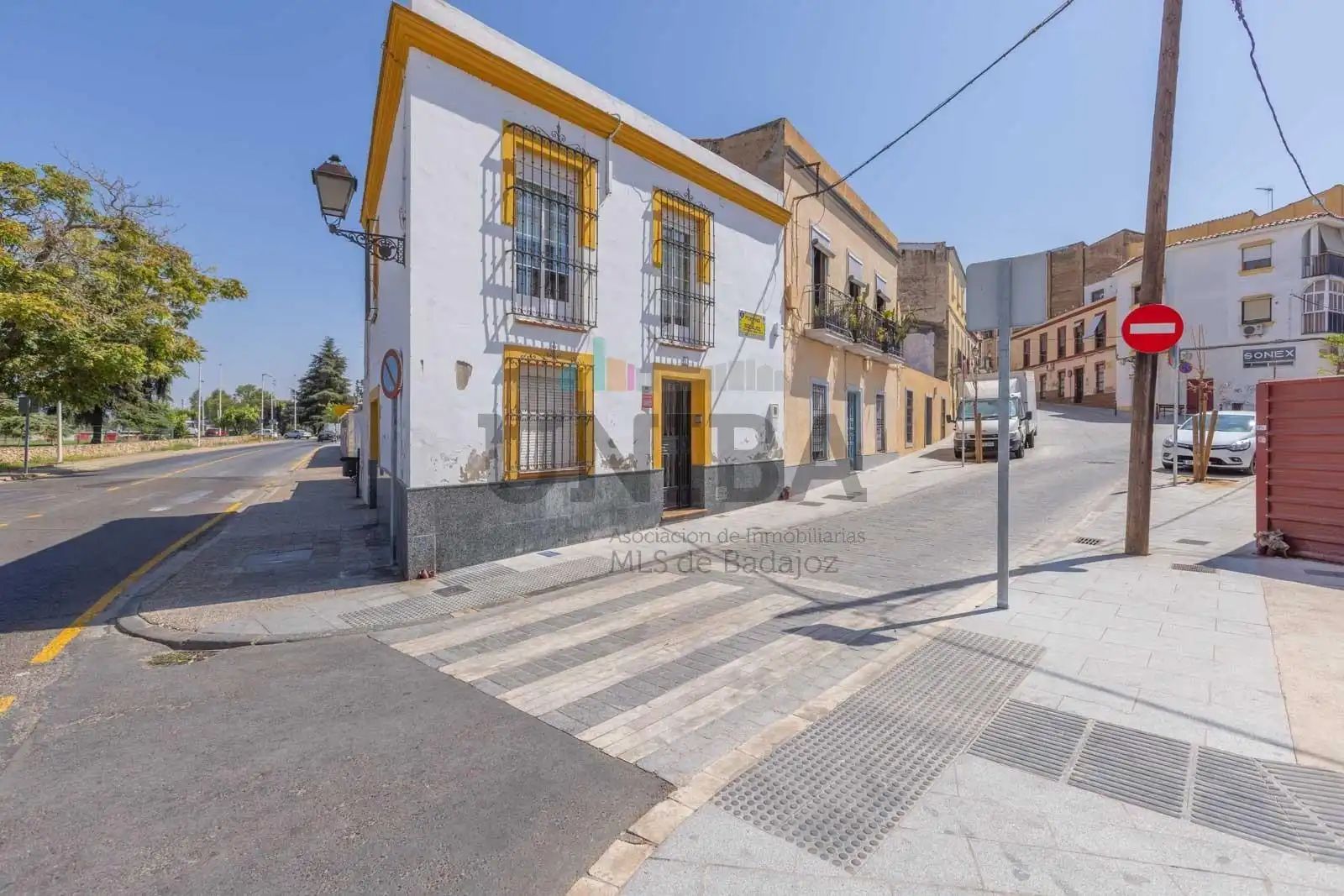 Vista exterior de Casa o xalet en venda en Badajoz amb Aire condicionat i Traster
