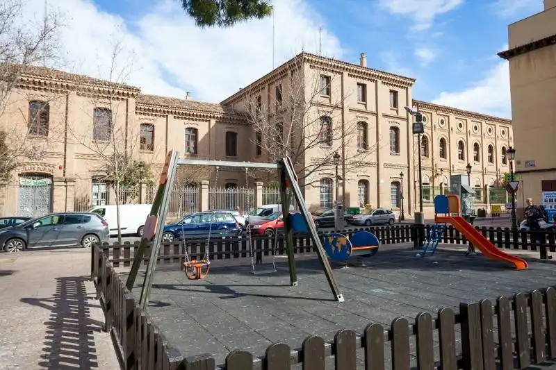 Außenansicht von Wohnung zum Verkauf in Zaragoza mit Heizung, Terrasse und Balkon