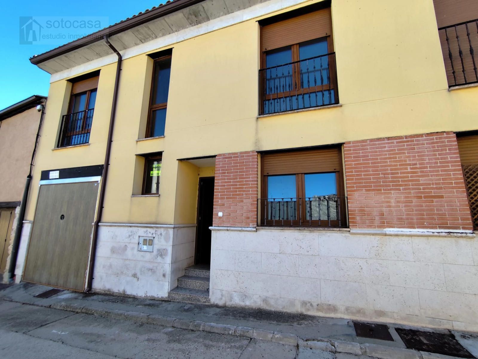 Vista exterior de Casa adosada en venta en Corcos con Calefacción