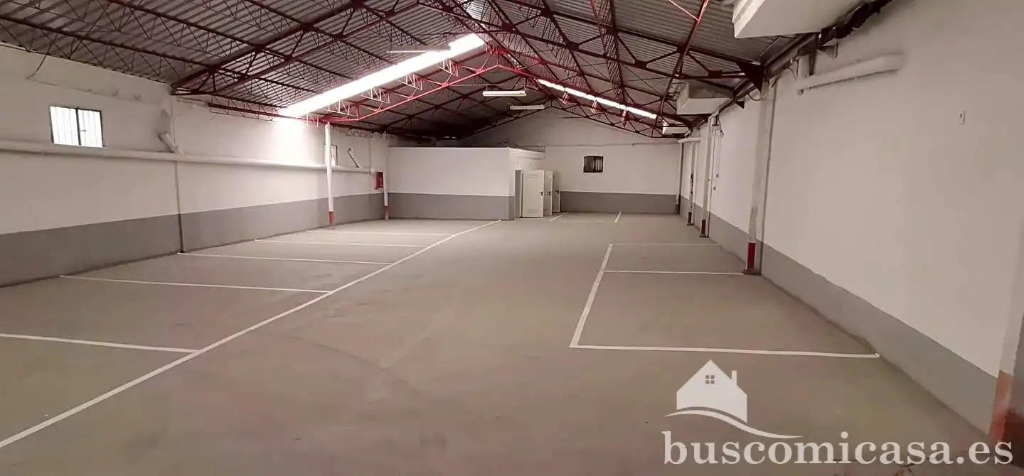 Parkplatz von Garage zur Miete in Linares