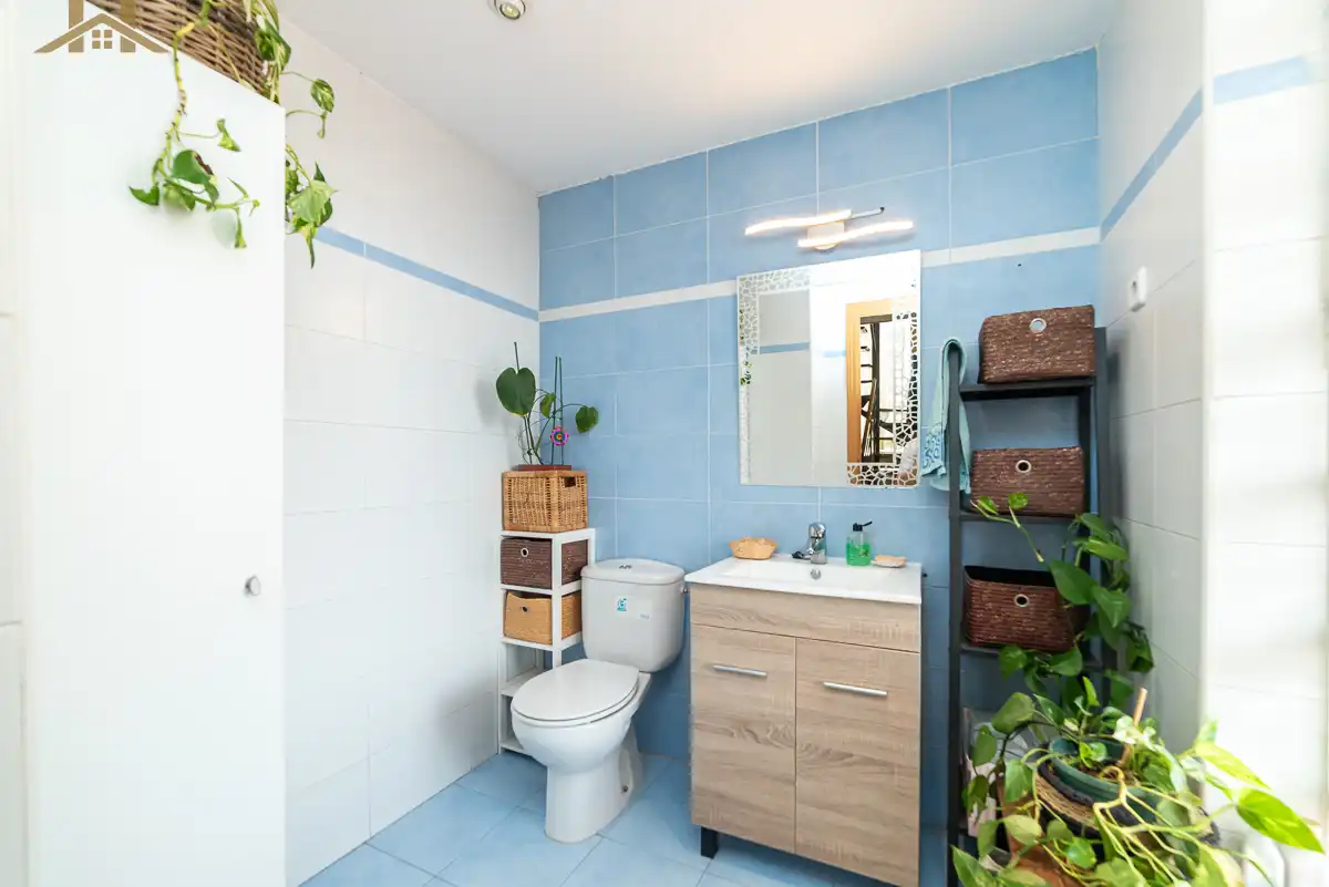 Baño de Casa adosada en venta en Leganés con Aire acondicionado, Calefacción y Jardín privado