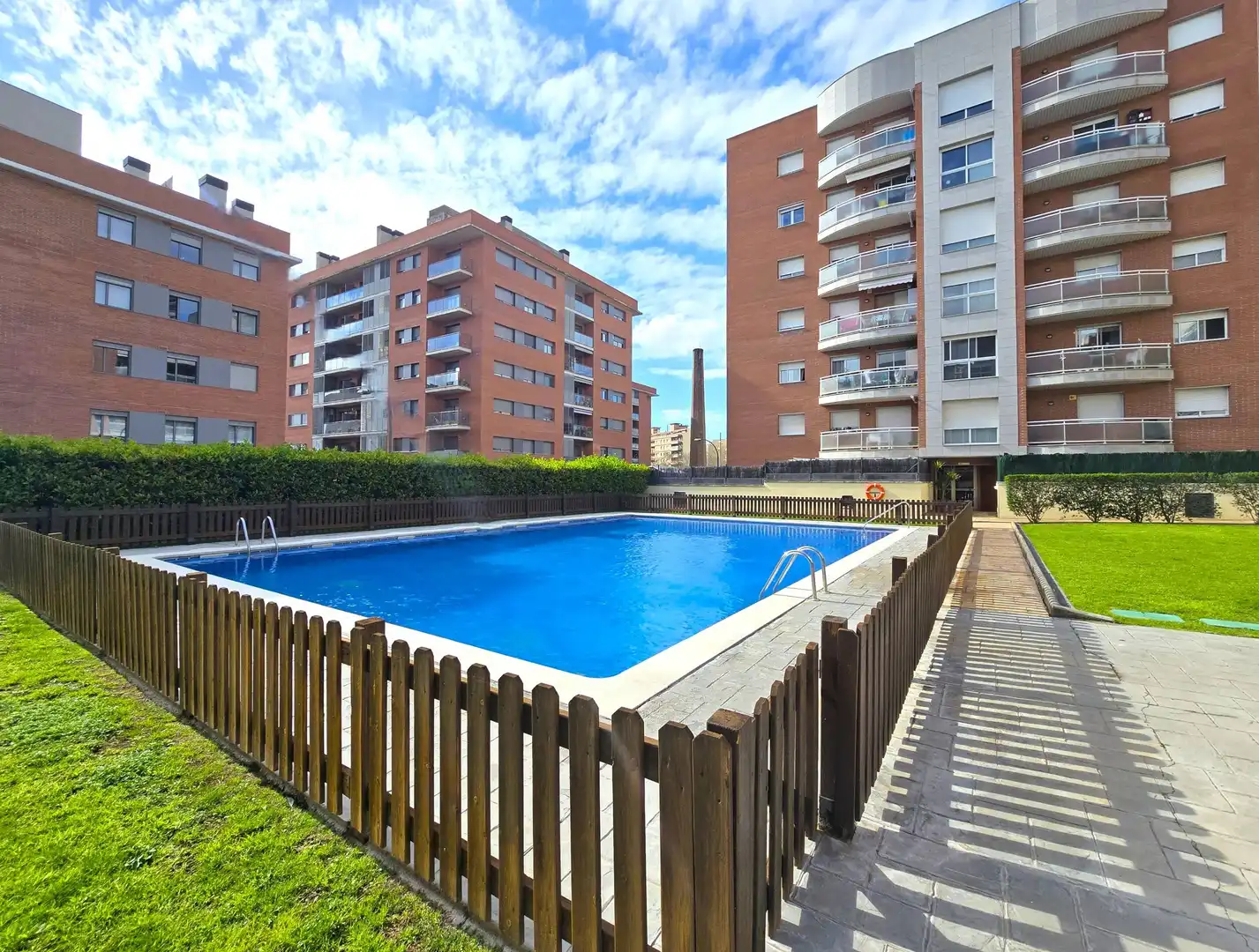 Swimming pool of Flat for sale in Reus  with Air Conditioner, Heating and Terrace
