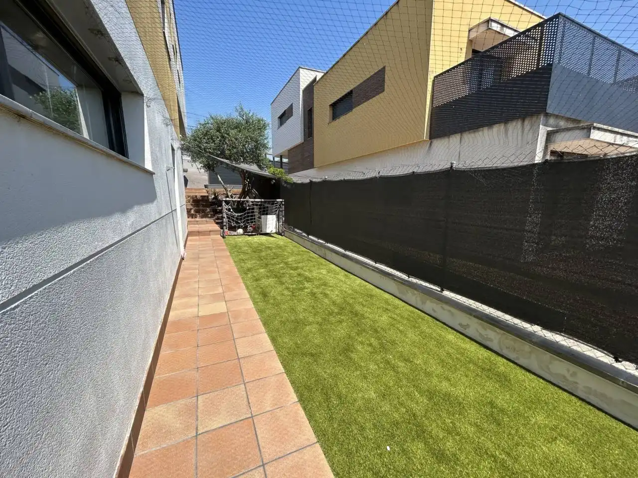 Jardí de Casa o xalet en venda en Cubelles amb Aire condicionat, Calefacció i Jardí privat