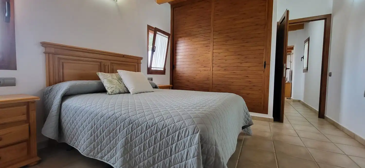 Schlafzimmer von Haus oder Chalet zum Verkauf in Deltebre mit Klimaanlage und Abstellraum