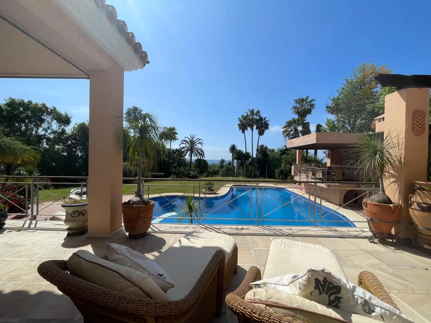 Jardí de Casa o xalet en venda en Estepona amb Aire condicionat, Terrassa i Traster