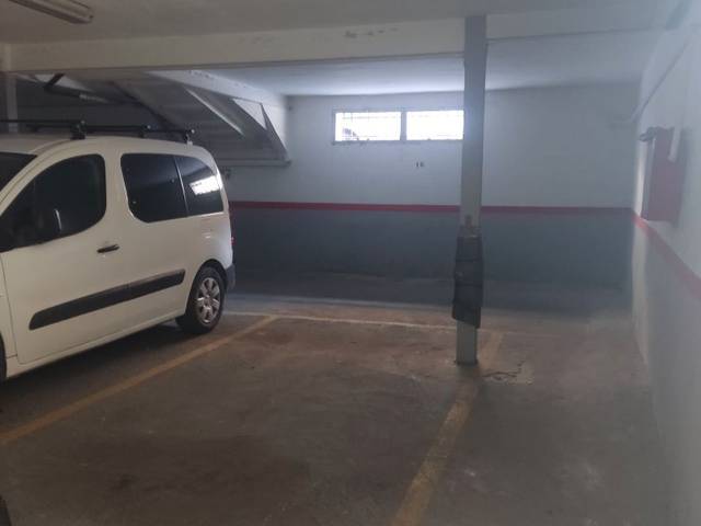 Garaje en Alquiler en Calle de Alpajés, 21 en Foso - Moreras