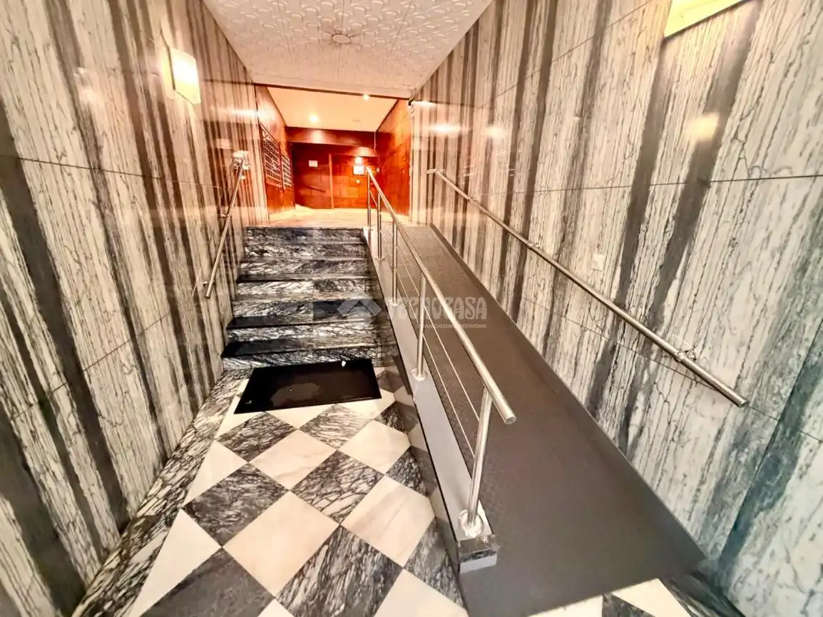 Piso en venta en Santander con Calefacción y Parquet