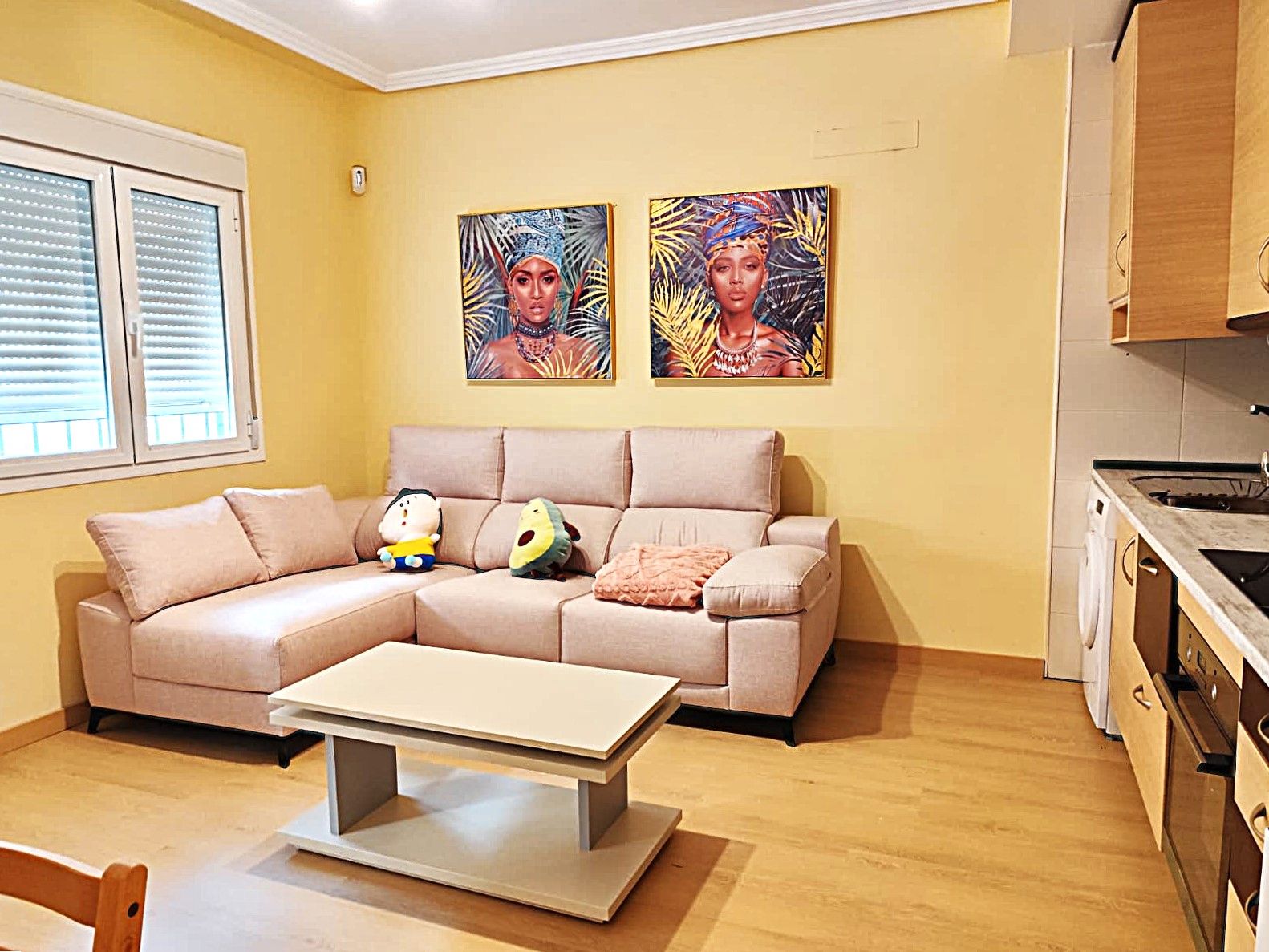 Sala d'estar de Apartament en venda en Ocaña amb Calefacció, Parquet i Traster