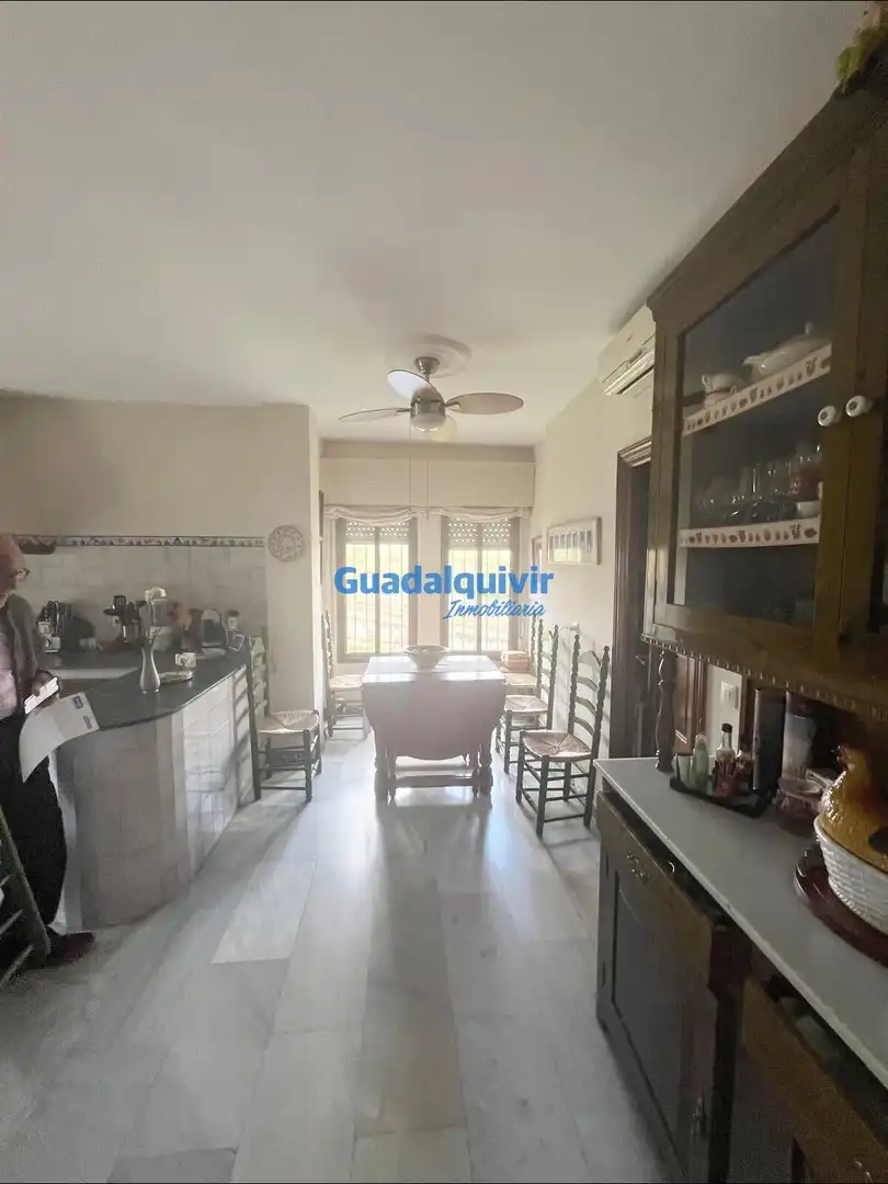 Cuina de Casa o xalet en venda en Dos Hermanas amb Aire condicionat, Jardí privat i Terrassa