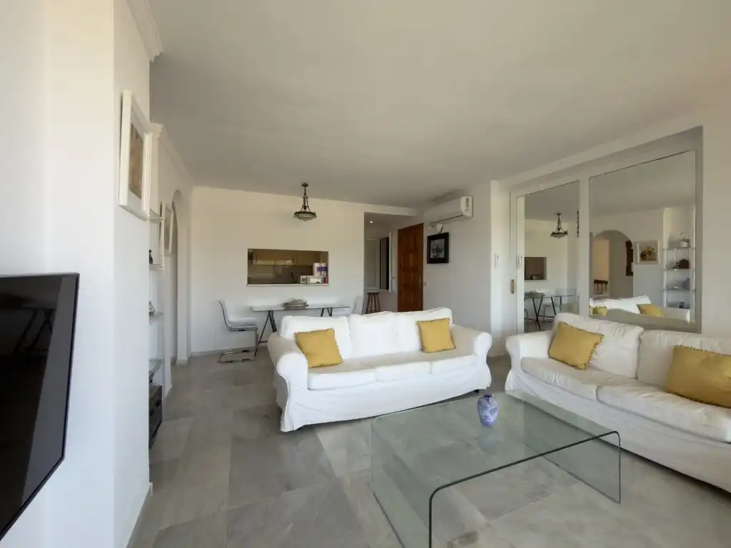 Wohnzimmer von Wohnungen zur Miete in Calvià mit Klimaanlage, Terrasse und Schwimmbad