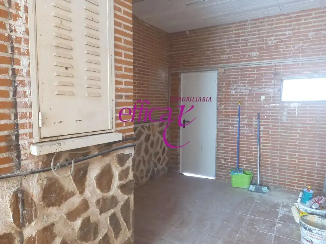 Casa adosada en venda a Santa Olalla