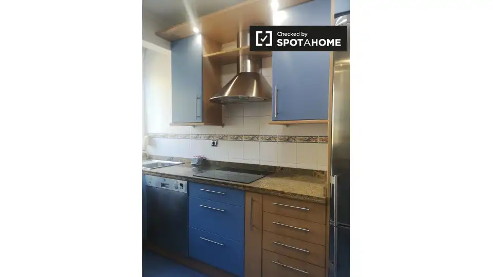 Cocina de Apartamento para compartir en Bilbao  con Aire acondicionado, Calefacción y Terraza