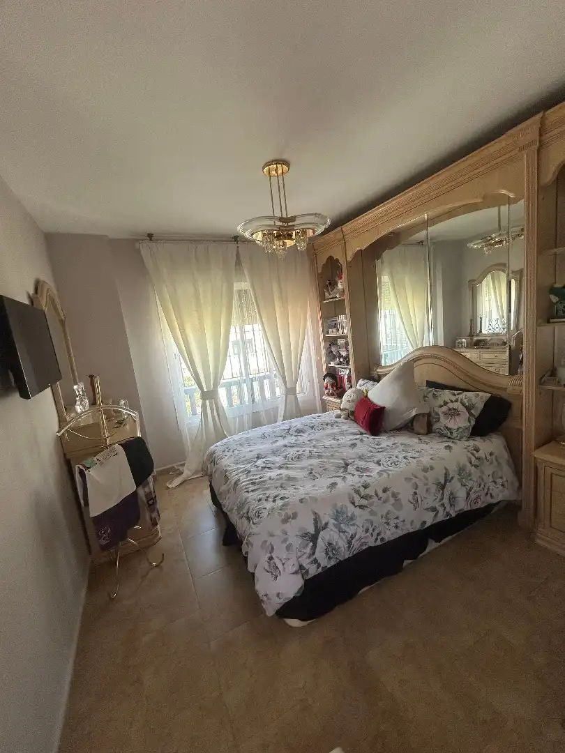 Schlafzimmer von Einfamilien-Reihenhaus zum Verkauf in Alhaurín de la Torre mit Klimaanlage, Privatgarten und Terrasse