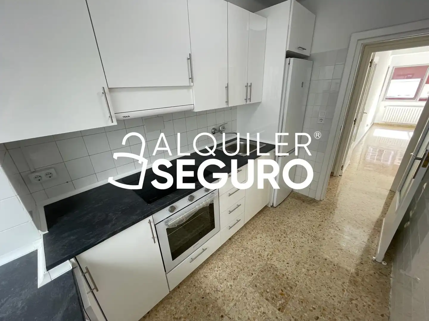 Cuina de Pis de lloguer en Zaragoza amb Calefacció i Terrassa