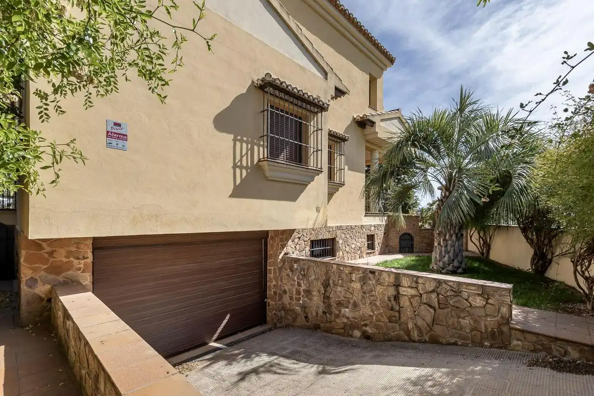 Vista exterior de Casa o chalet en venta en Cájar con Calefacción, Jardín privado y Terraza