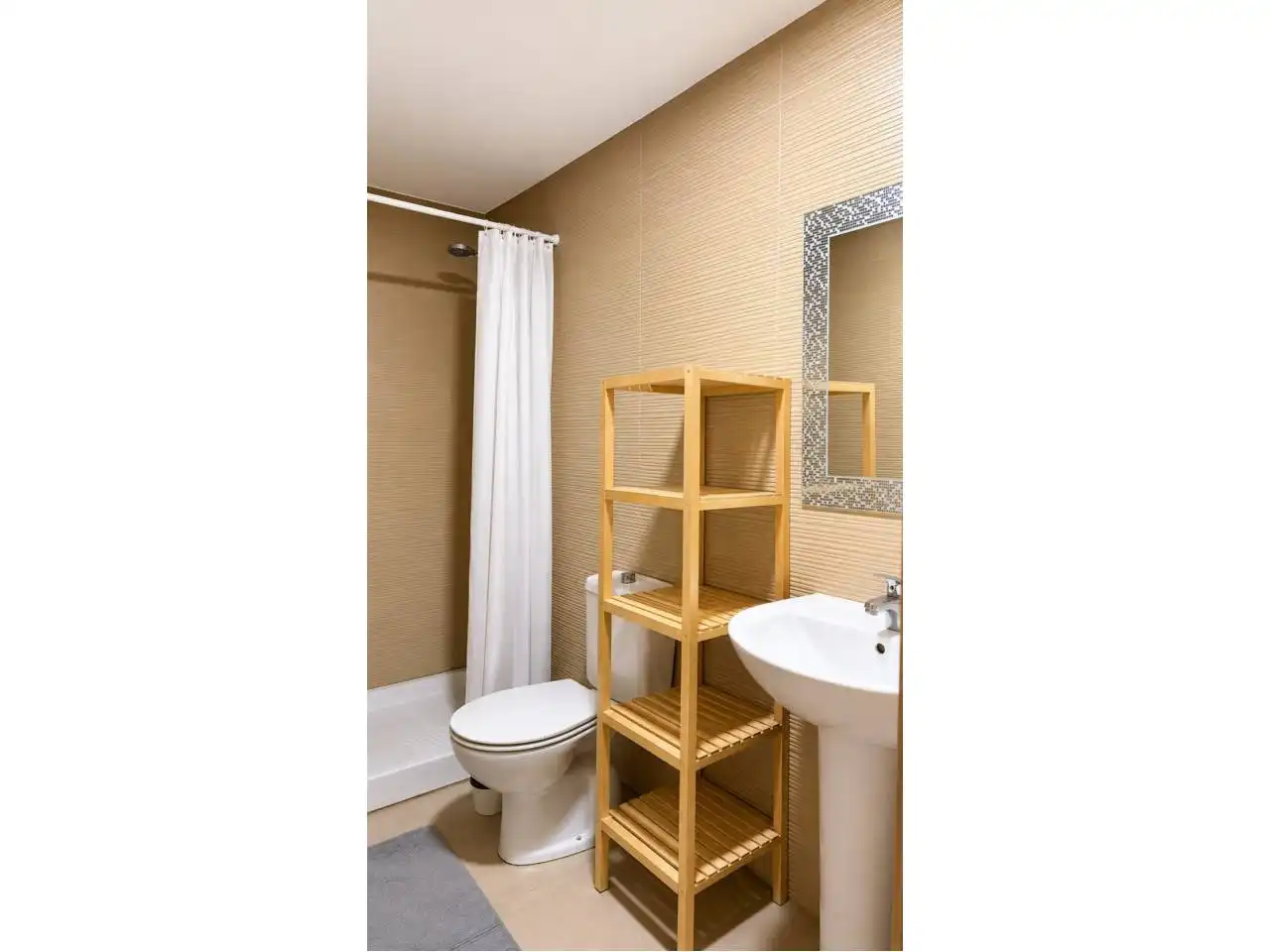 Baño de Estudio en venta en Girona con Trastero