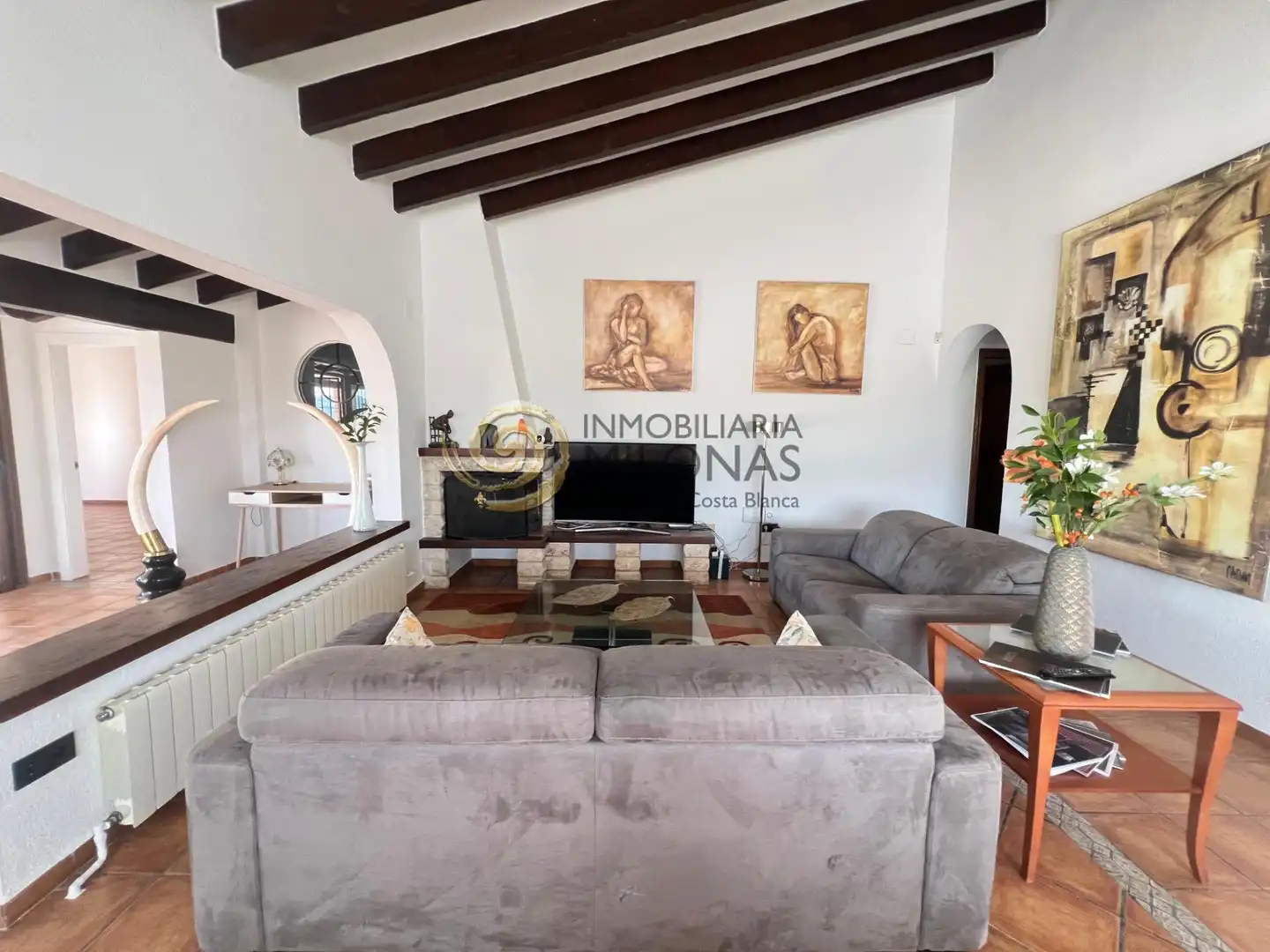 Sala d'estar de Casa o xalet en venda en La Nucia amb Aire condicionat, Jardí privat i Terrassa