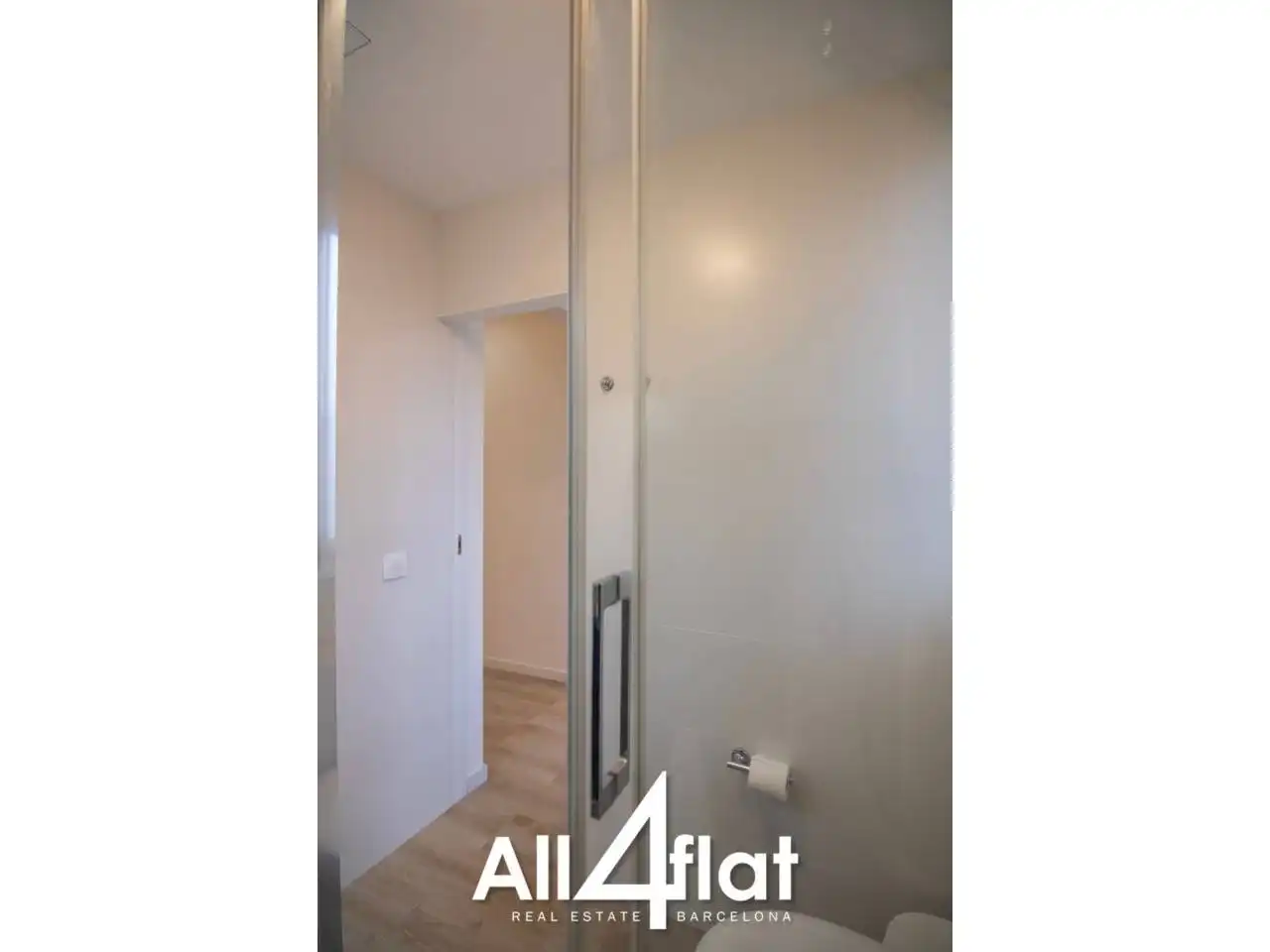 Bathroom of Flat for rent in Barcelona  with Furnished and Alarm
