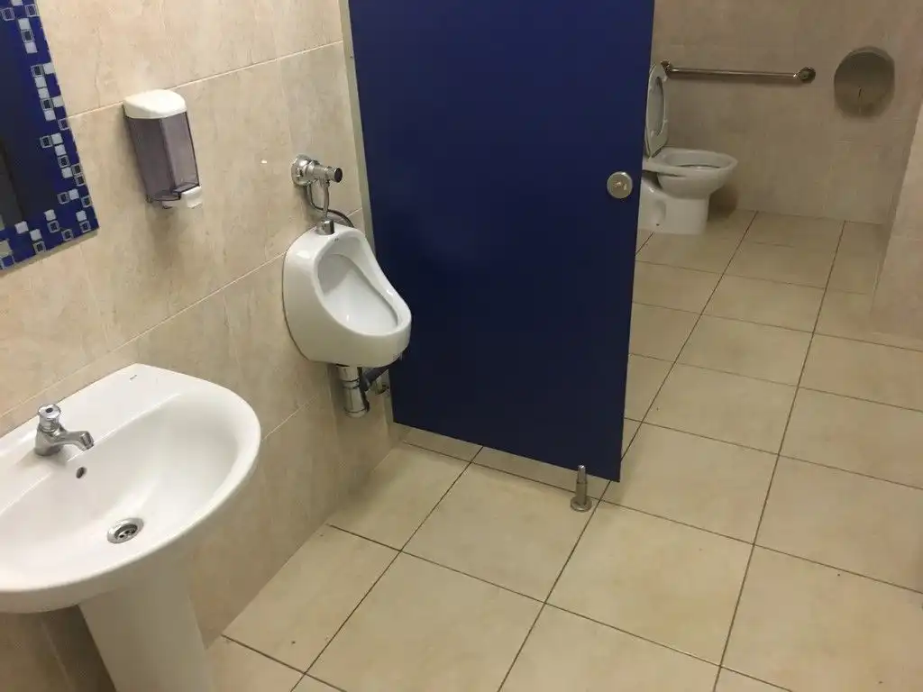 Bathroom of Commercial properties for rent in Narón