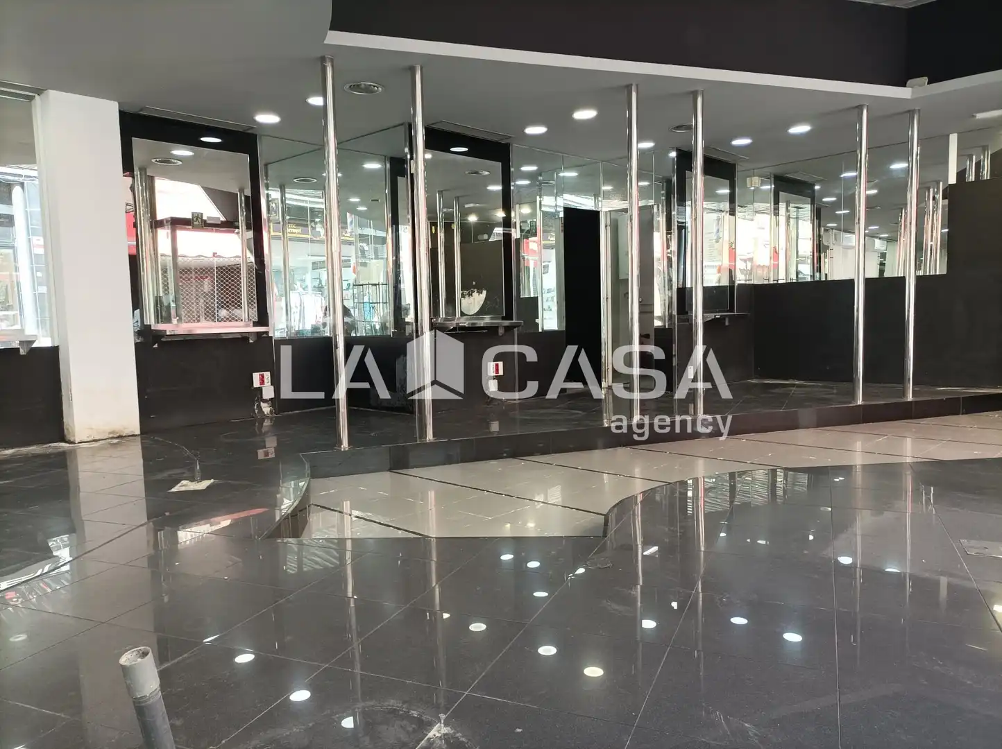 Local de lloguer a Centre, Santa Coloma de Gramenet