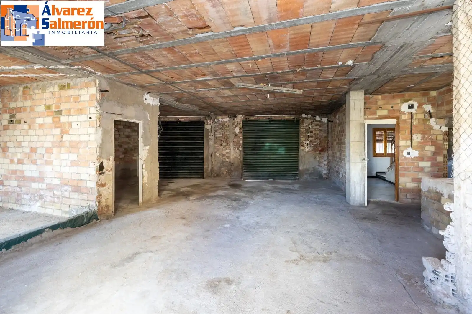 Haus oder Chalet zum Verkauf in La Zubia mit Klimaanlage, Privatgarten und Terrasse