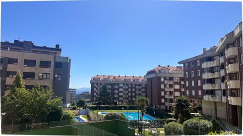 Foto 2 de Piso en venta en Subida Campijo, 3, Playa Ostende, Castro-Urdiales